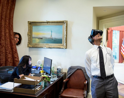 [Kính thực tế ảo]                       Obama dùng kính VR thành đề tài chế ảnh trên mạng                                     714